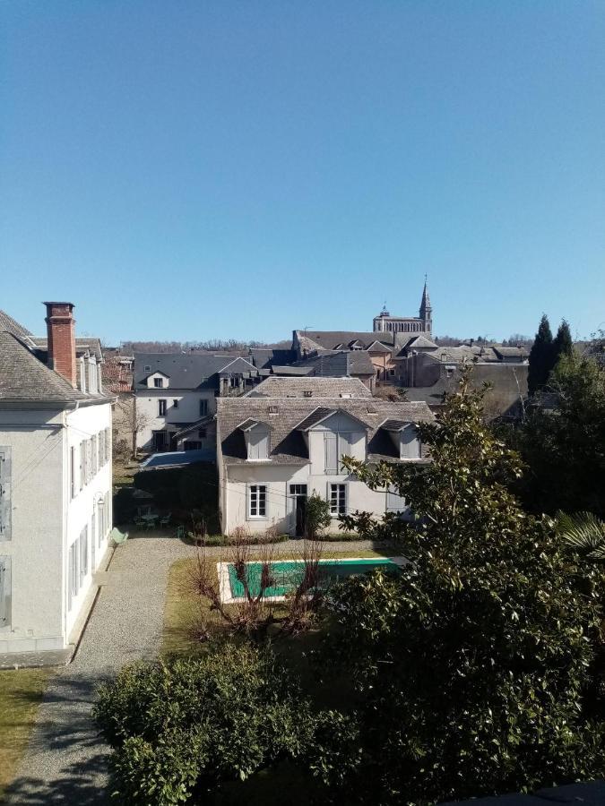 Charmant Appartement Au Centre De Bagnères-de-Bigorre Exteriör bild