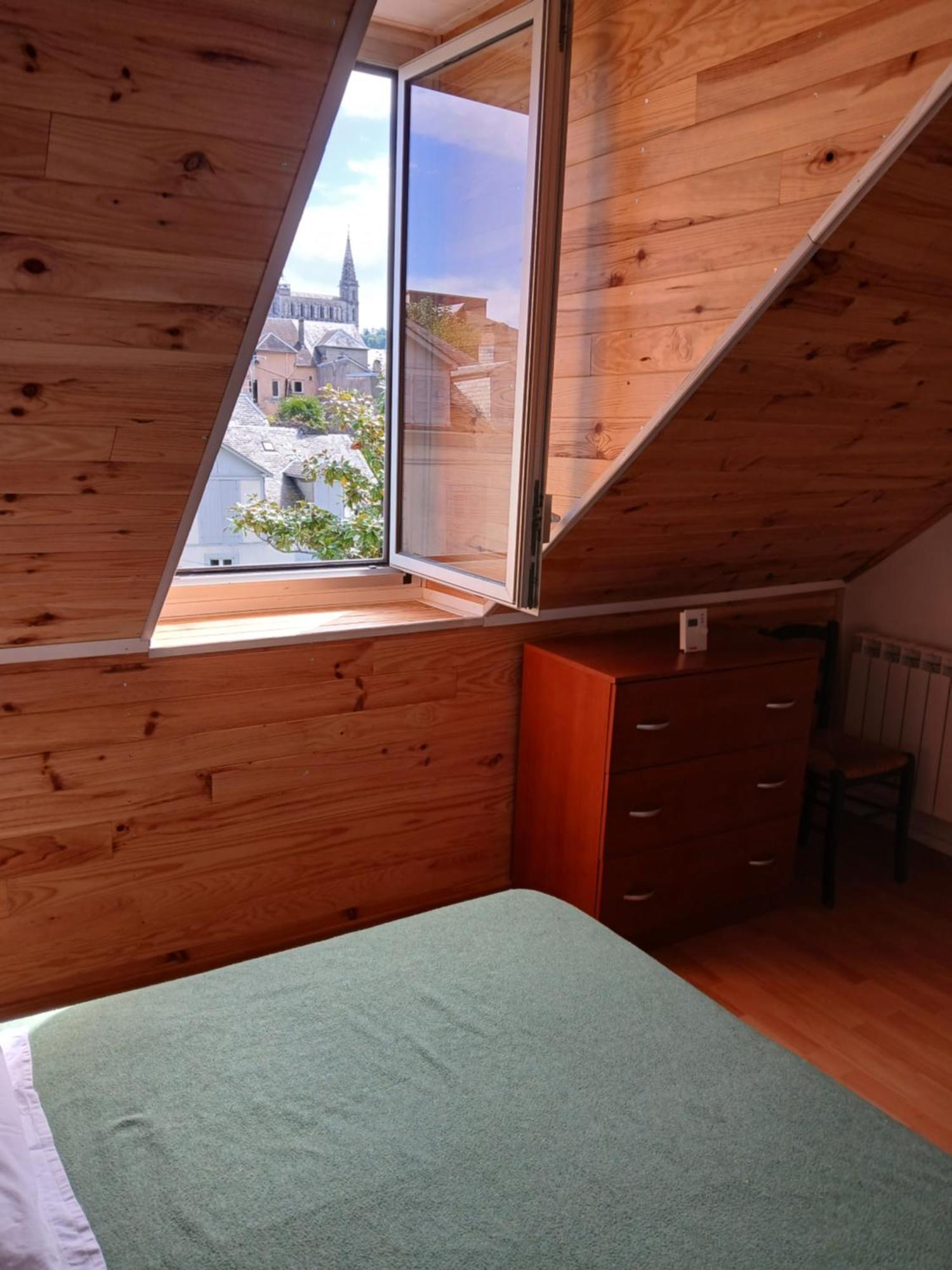Charmant Appartement Au Centre De Bagnères-de-Bigorre Exteriör bild